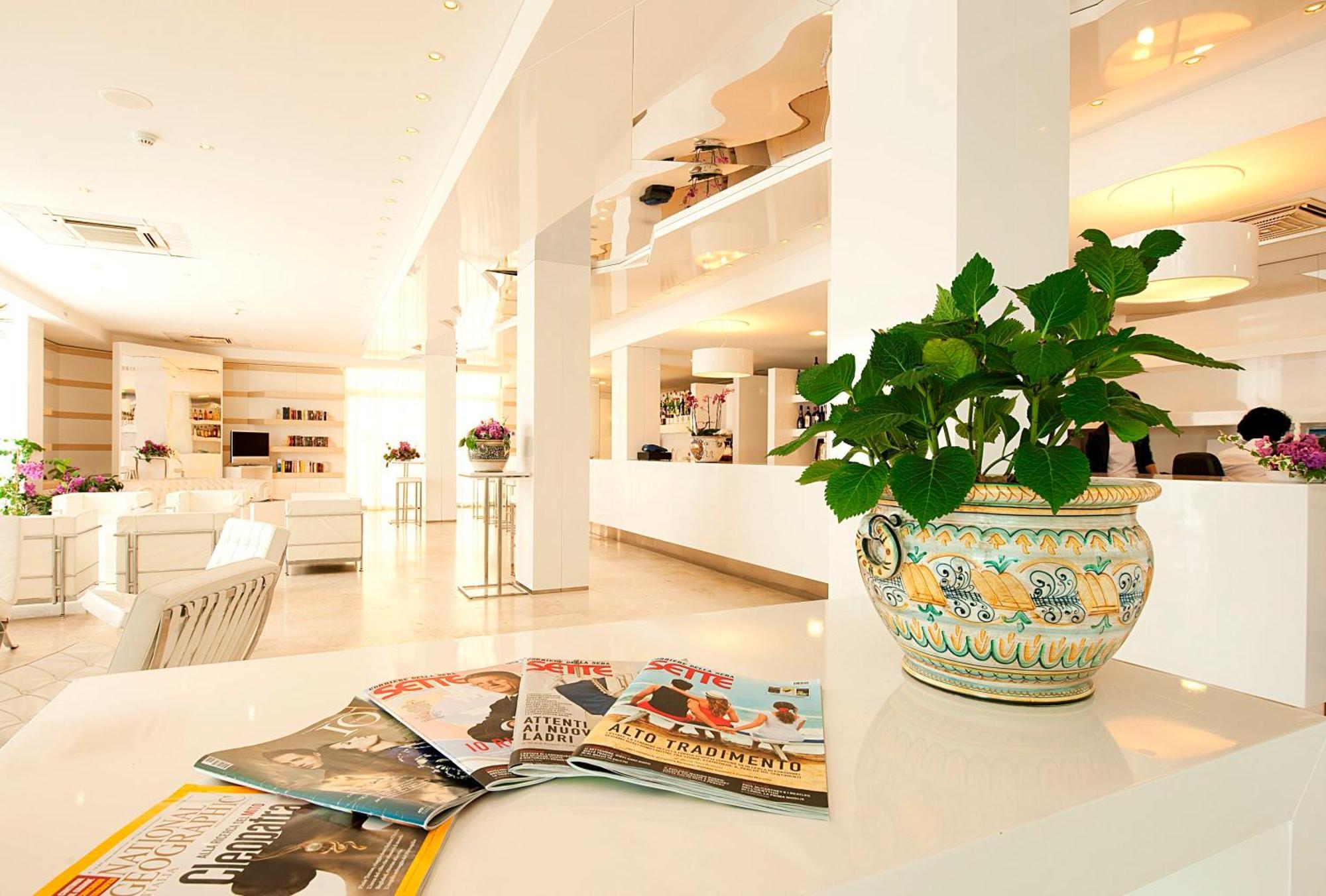 Hotel Excelsior วาสโต ภายนอก รูปภาพ
