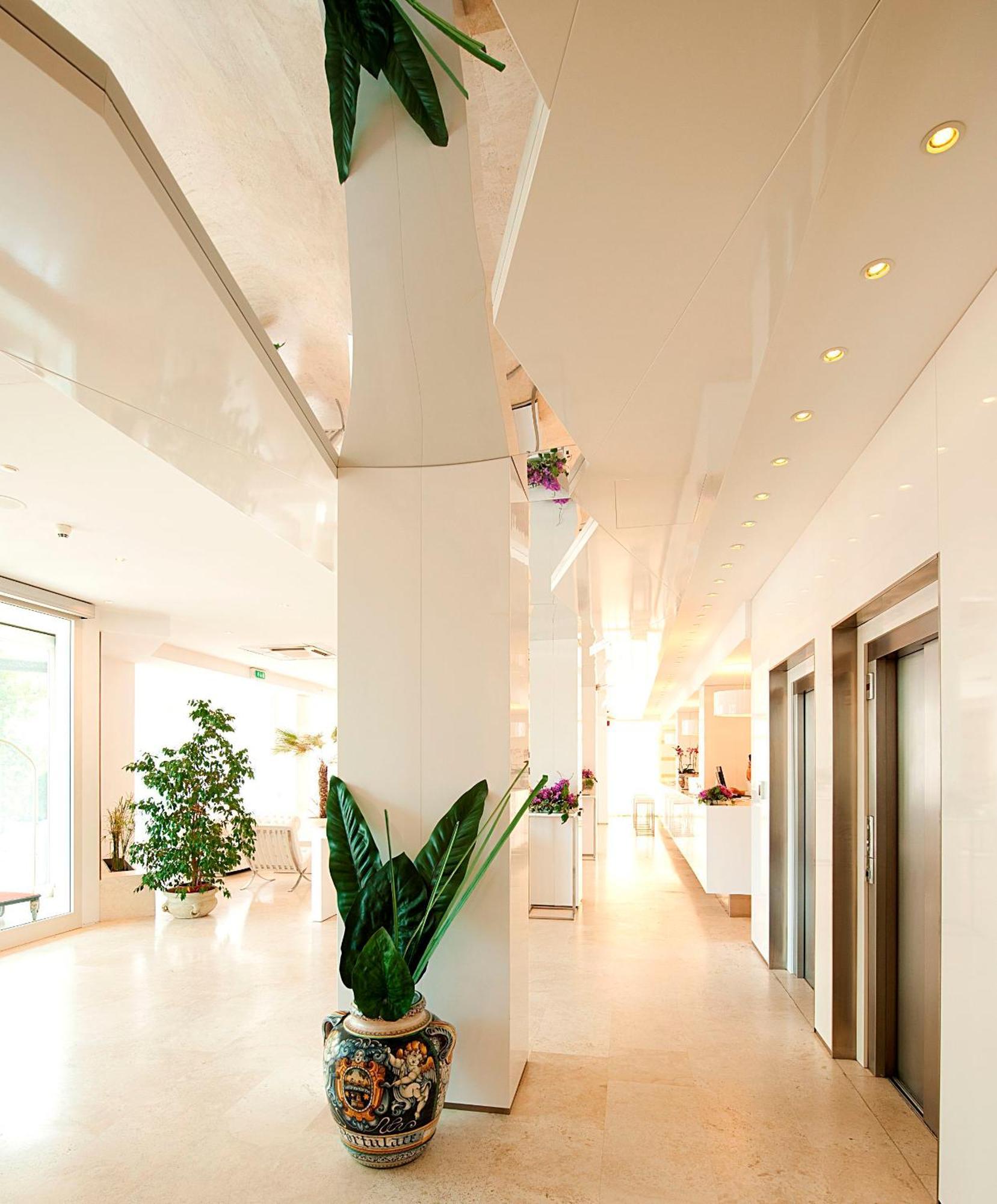 Hotel Excelsior วาสโต ภายนอก รูปภาพ