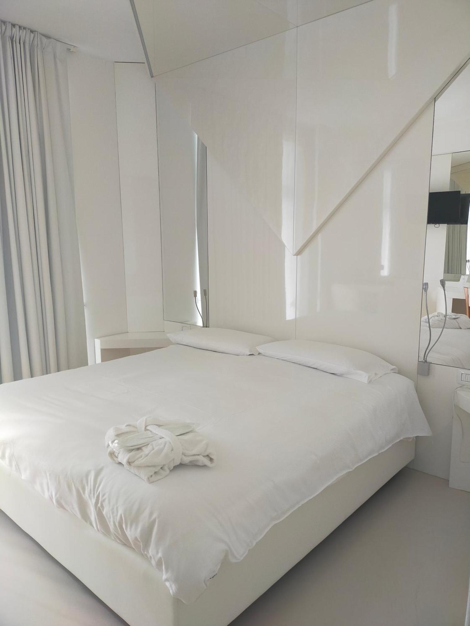 Hotel Excelsior วาสโต ภายนอก รูปภาพ