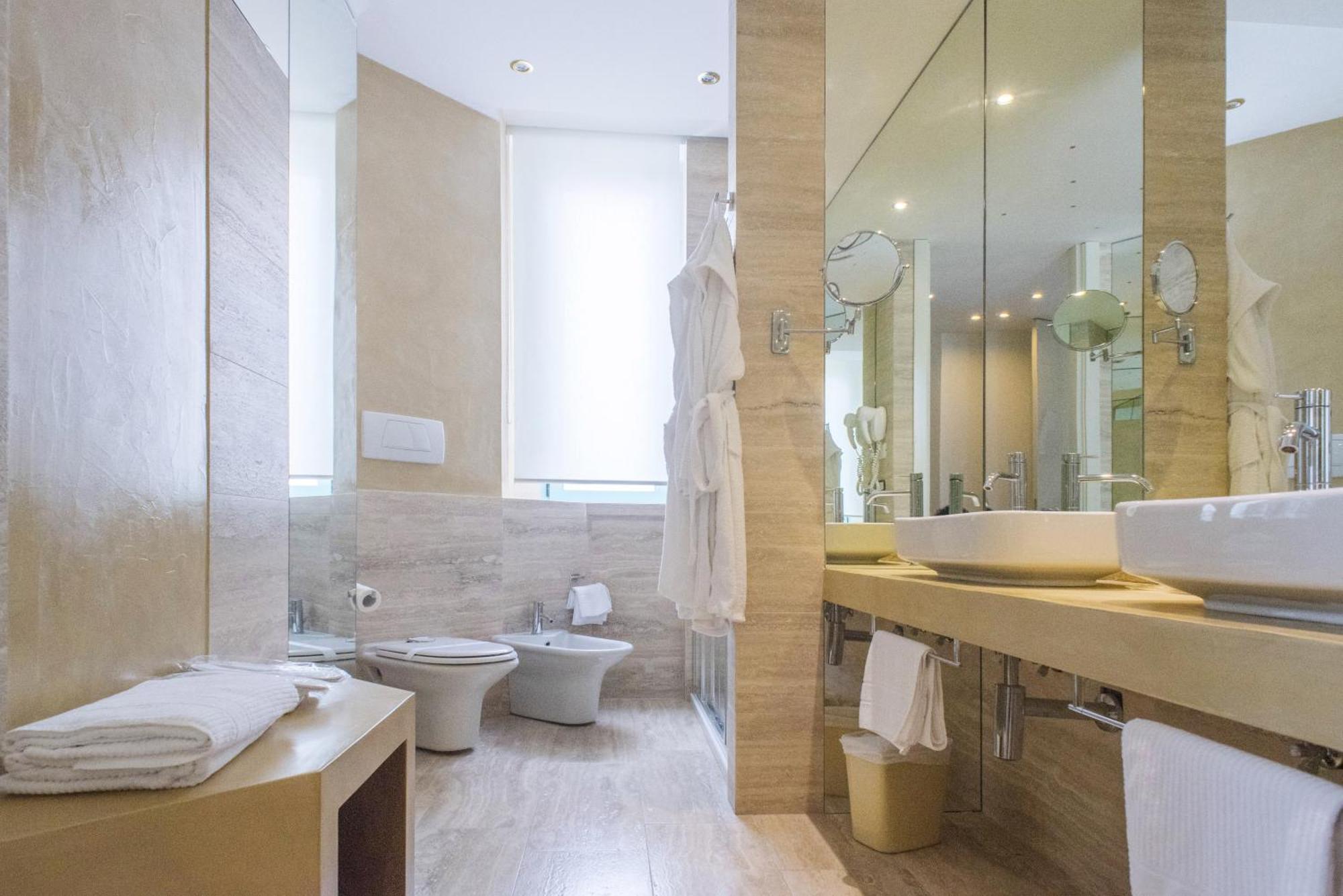 Hotel Excelsior วาสโต ภายนอก รูปภาพ