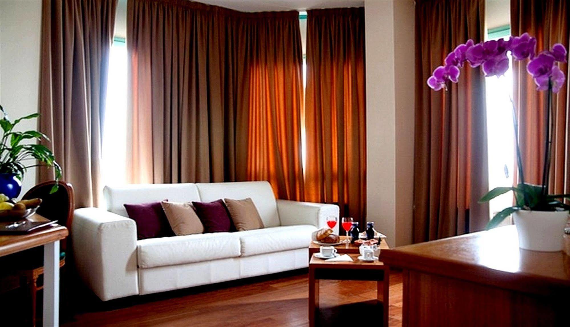Hotel Excelsior วาสโต ภายนอก รูปภาพ